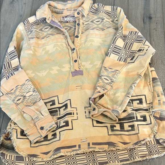 Free people Arizona sky pullover
We the free Rare - Picture 2 of 5